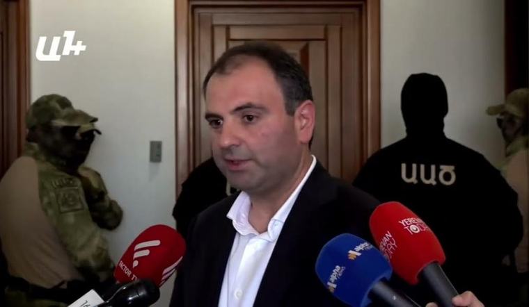 Նիկոլ Փաշինյանը հրաման տվեց,որ քրեական գործեր կարեն Քոչարյանների դեմ.Սեւակ Խաչատրյան (տեսանյութ)