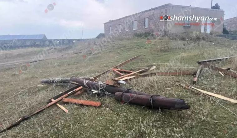 Գեղարոտ բնակավայրում ուժգին քամու հետևանքով ավերածություններ են տեղի ունեցել․ քամին պոկել ու շպրտել է անգամ գյուղապետարանի շենքի տանիքը