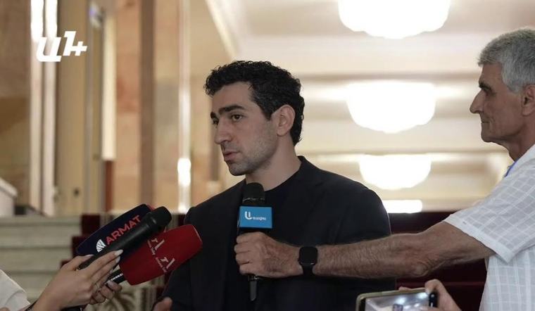«Ոչ մի նոր բան չկա, ուղղակի կա ցուցում»․ Լեւոն Քոչարյանի ճեպազրույցը (տեսանյութ)