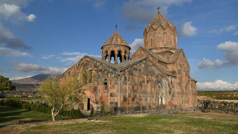 Հասարակություն Կոչ ենք ուղղում պատկան մարմիններին ձեռնարկել օրենքով սահմանված միջոցառումներ և զավթված վանքը վերադարձնել Եկեղեցուն․ հայտարարություն 2026-09-07 15:09 1501