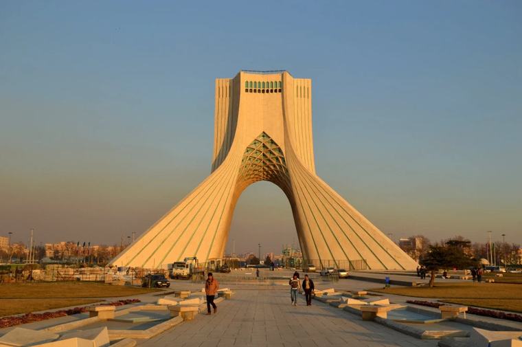 Iran proposes creating new architecture of economic cooperation with neighbors